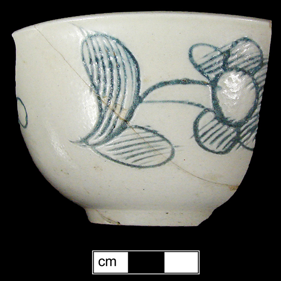 Molded plate rim with 'barley' pattern from 18AN39.